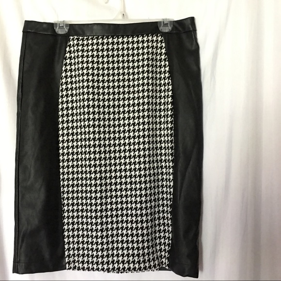 Lena Gabrielle Skirt - Picture 3 of 3